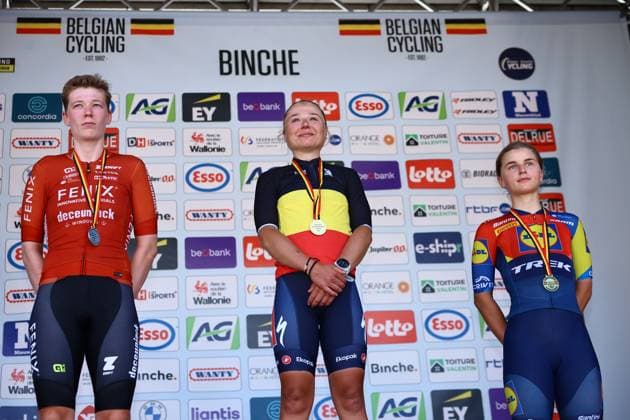 Belgian Fien Van Eynde of Fenix-Deceuninck Development Team, Belgian Justine Ghekiere of AG Insurance-Soudal Team and Belgian Fleur Moors of Lidl-Trek pictured on the podium after the women s elite road race of the Belgian Cycling Championships, 132,8 km from and to the Grand Place square in Binche on Sunday 29 June 2025. DAVIDxPINTENS  x128053821x