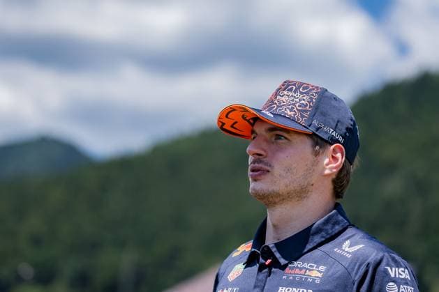 Formel 1, GP Österreich in Spielberg, Fahrerparade FORMULA 1 - GP of Austria 2025 SPIELBERG,AUSTRIA,29.JUN.25 - MOTORSPORTS, FORMULA 1 - Grand Prix of Austria, Red Bull Ring, drivers parade. Image shows Max Verstappen (NED Red Bull Racing).  GEPAxpictures xMatthiasxTrinkl