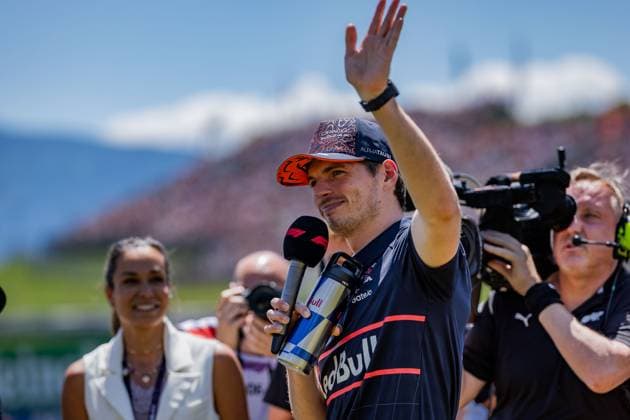Formel 1, GP Österreich in Spielberg, Fahrerparade FORMULA 1 - GP of Austria 2025 SPIELBERG,AUSTRIA,29.JUN.25 - MOTORSPORTS, FORMULA 1 - Grand Prix of Austria, Red Bull Ring, drivers parade. Image shows Max Verstappen (NED Red Bull Racing).  GEPAxpictures xMatthiasxTrinkl