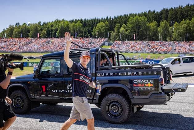 Formel 1, GP Österreich in Spielberg, Fahrerparade FORMULA 1 - GP of Austria 2025 SPIELBERG,AUSTRIA,29.JUN.25 - MOTORSPORTS, FORMULA 1 - Grand Prix of Austria, Red Bull Ring, drivers parade. Image shows Max Verstappen (NED Red Bull Racing).  GEPAxpictures xMatthiasxTrinkl
