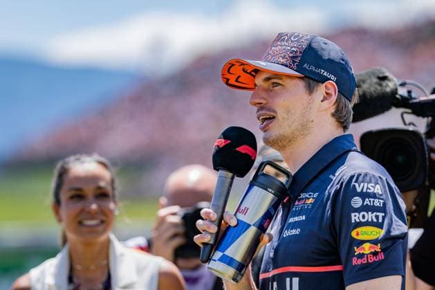 Formel 1, GP Österreich in Spielberg, Fahrerparade FORMULA 1 - GP of Austria 2025 SPIELBERG,AUSTRIA,29.JUN.25 - MOTORSPORTS, FORMULA 1 - Grand Prix of Austria, Red Bull Ring, drivers parade. Image shows Max Verstappen (NED Red Bull Racing).  GEPAxpictures xMatthiasxTrinkl