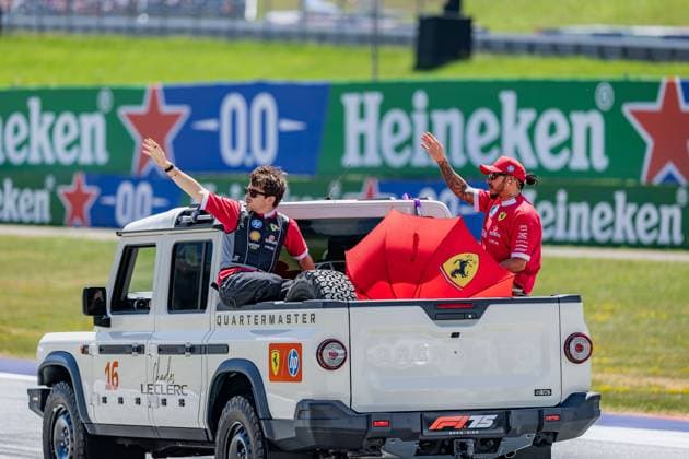 Formel 1, GP Österreich in Spielberg, Fahrerparade FORMULA 1 - GP of Austria 2025 SPIELBERG,AUSTRIA,29.JUN.25 - MOTORSPORTS, FORMULA 1 - Grand Prix of Austria, Red Bull Ring, drivers parade. Image shows Charles Leclerc (MON Ferrari) and Lewis Hamilton (GBR Ferrari).  GEPAxpictures xMatthiasxTrinkl