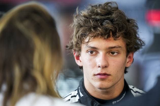 SPIELBERG - Kimi Antonelli (Mercedes) is interviewed during the Austrian Grand Prix. ANP SANDER KING xVIxANPxSportx xxANPxIVx 530686587 originalFilename: 530686587.jpg