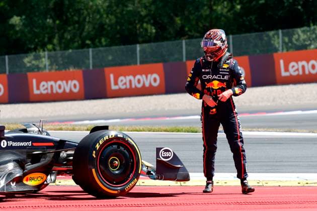 29 06 2025, xsvx, Motorsport FIA Formula 1, Austrian Grand Prix v l Max Verstappen Oracle Red Bull Racing starting number 1 after the accident FIA REGULATIONS PROHIBIT ANY USE OF PHOTOGRAPHS as IMAGE SEQUENCES and or QUASI VIDEO Zeltweg Spielberg