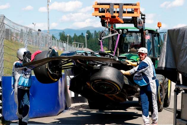 29 06 2025, xsvx, Motorsport FIA Formula 1, Austrian Grand Prix v l Car of Andrea Kimi Antonelli Mercedes AMG Petronas starting number 12 after the accident FIA REGULATIONS PROHIBIT ANY USE OF PHOTOGRAPHS as IMAGE SEQUENCES and or QUASI VIDEO Zeltweg Spielberg