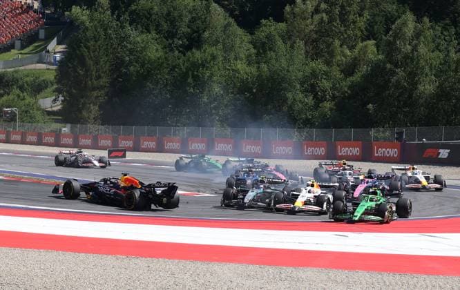 29 06 2025, Red Bull Ring, Spielberg, Formula 1 Grand Prix of Austria 2025 , in the picture accident between Andrea Kimi Antonelli ITA , Mercedes AMG Petronas Formula One Team and Max Verstappen NLD , Oracle Red Bull Racing, both drivers retire Photo by Alessandro Martellotta Hasan Bratic DeFodi Images