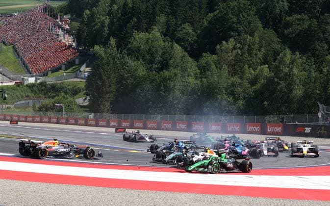 29 06 2025, Red Bull Ring, Spielberg, Formula 1 Grand Prix of Austria 2025 , in the picture accident between Andrea Kimi Antonelli ITA , Mercedes AMG Petronas Formula One Team and Max Verstappen NLD , Oracle Red Bull Racing, both drivers retire Photo by Alessandro Martellotta Hasan Bratic DeFodi Images