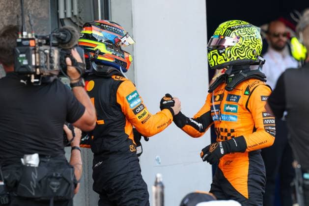 2nd place Oscar Piastri McLaren Formula 1 Team congratulations Winner, Winner, Lando Norris McLaren Formula 1 Team , Race, Grand Prix of Austria, Motorsport, Men, Formula 1, 29 06 2025 Spielberg Styria Austria Copyright: xkolbert-press ChristianxKolbertx