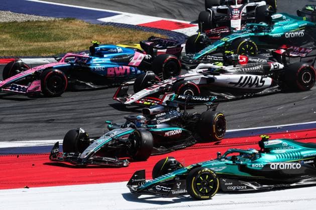 F1 - AUSTRIAN GRAND PRIX 2025 12 KIMI ANTONELLI Andrea (ita), Mercedes AMG F1 Team W16, action crash, accident, during the Formula 1 MSC Cruises Austrian Grand Prix 2025, 11th round of the 2025 FIA Formula One World Championship, WM, Weltmeisterschaft from June 27 to 29, 2025 on the Red Bull Ring, in Spielberg, Austria - SpielbergAustria Copyright: xFLORENTxGOODENx