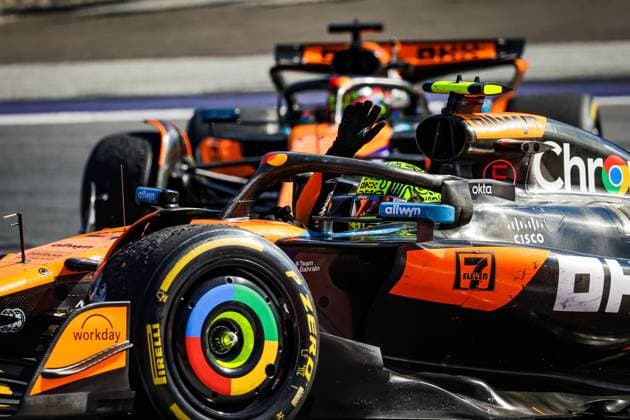 F1 - AUSTRIAN GRAND PRIX 2025 04 NORRIS Lando (gbr), McLaren F1 Team MCL39, 81 PIASTRI Oscar (aus), McLaren F1 Team MCL39, celebrating race victory during the Formula 1 MSC Cruises Austrian Grand Prix 2025, 11th round of the 2025 FIA Formula One World Championship, WM, Weltmeisterschaft from June 27 to 29, 2025 on the Red Bull Ring, in Spielberg, Austria - SpielbergAustria Copyright: xFLORENTxGOODENx