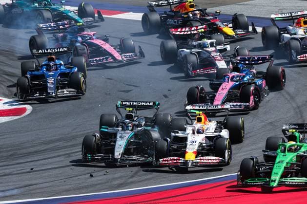 Start, 12 Andrea Kimi Antonelli ITA, Mercedes AMG Petronas F1 Team , 30 Liam Lawson AUS, Visa Cash App Racing Bulls F1 Team , F1 Grand Prix of Austria at Red Bull Ring on June 29, 2025 in Spielberg, Austria Photo by HOCH ZWEI Spielberg Austria
