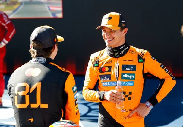 F1 - AUSTRIAN GRAND PRIX 2025 NORRIS Lando (gbr), McLaren F1 Team MCL39, portrait and PIASTRI Oscar (aus), McLaren F1 Team MCL39, portrait during the Formula 1 MSC Cruises Austrian Grand Prix 2025, 11th round of the 2025 FIA Formula One World Championship, WM, Weltmeisterschaft from June 27 to 29, 2025 on the Red Bull Ring, in Spielberg, Austria - SpielbergAustria Copyright: xDPPIx
