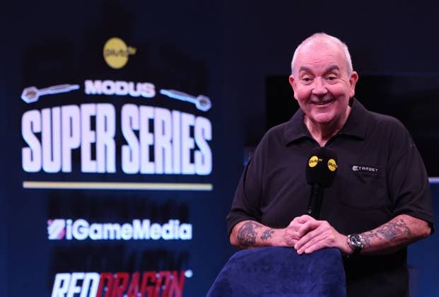 29 06 2025. Champion of Champions Phil Taylor during the World Senior Darts, Champion of Champions tournament at Modus Live Lounge, Portsmouth, United Kingdom on 29 June 2025. Portsmouth Modus Live Lounge Hampshire United Kingdom Editorial use only , Copyright: xChrisxSargeantx PSI-22286-0011
