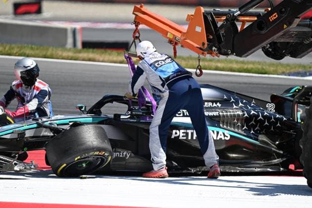 Formula 1 Grand Prix of Austria 2025 29 06 2025, Red Bull Ring, Spielberg, Formula 1 Grand Prix of Austria 2025 , in the picture accident between Andrea Kimi Antonelli ITA , Mercedes AMG Petronas Formula One Team and Max Verstappen NLD , Oracle Red Bull Racing, both drivers retire nordphotoxGmbHx xBratic nph00250