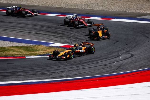 F1 - AUSTRIAN GRAND PRIX 2025 81 PIASTRI Oscar (aus), McLaren F1 Team MCL39, 04 NORRIS Lando (gbr), McLaren F1 Team MCL39, 16 LECLERC Charles (mco), Scuderia Ferrari SF-25, 44 HAMILTON Lewis (gbr), Scuderia Ferrari SF-25, action during the Formula 1 MSC Cruises Austrian Grand Prix 2025, 11th round of the 2025 FIA Formula One World Championship, WM, Weltmeisterschaft from June 27 to 29, 2025 on the Red Bull Ring, in Spielberg, Austria - SpielbergAustria Copyright: xFLORENTxGOODENx