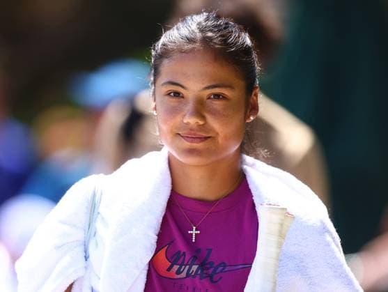 Wimbledon Championships 2025 AELTC, Saturday Practice, London, UK - 29 06 2025 Emma Raducanu (GBR) Practices at Aorangi Park at Wimbledon ahead of the 2025 Championships London Wimbledon London GBR, UK NEWSPAPERS OUT Copyright: xMarkxGreenwoodx