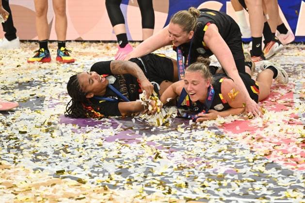 Spain v Belgium - FIBA Women s EuroBasket 2025 Final ATHENS, GREECE - JUNE 29 : Lisowa-Mbaka small forward of Belgium, Meesseman Emma power forward of Belgium and Ramette Elise point guard of Belgium celebrate after winning the European title during the final match between Spain and Belgium at the FIBA Women s EuroBasket 2025 on June 29, 2025 in Athens, Greece, 29 06 2025 Athens Greece  Copyright: xPeterxDexVoechtx