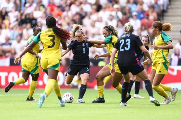 England gegen Jamaika Frauen 29. Juni 2025, Leicester Internationales Freundschaftsspiel der Frauen England gegen Jamaika Georgia Stanway aus England erzielt ihr viertes Tor Foto Jacques Feeney Abseits Leicester UK  Copyright: xJacquesxFeeneyx xOffsidexOffside