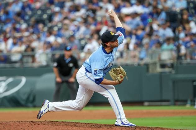 June 29, 2025: Kansas City Royals relief pitcher Sam Long (73) pitches against the Los Angeles Dodgers during the ninth inning at Kauffman Stadium in Kansas City, MO. CSM Kansas City United States of America - ZUMAc04_ 20250629_zma_c04_119 Copyright: xDavidxSmithx