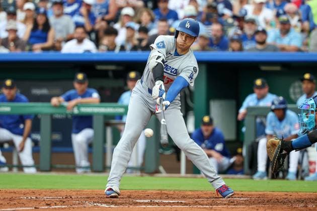 June 29, 2025: Los Angeles Dodgers designated hitter Shohei Ohtani (17) flies out during the second inning against the Kansas City Royals at Kauffman Stadium in Kansas City, MO. CSM Kansas City United States of America - ZUMAc04_ 20250629_zma_c04_094 Copyright: xDavidxSmithx