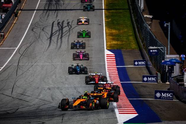 MOTORI - Formula 1 - MSC Cruises Austrian Grand Prix 2025 04 Lando Norris, (GRB) McLaren Mercedes MCL39, during the Austrian GP, Spielberg 26-29 June 2025, Red Bull Ring Formula 1 World Championship, WM, Weltmeisterschaft 2025. Austria Austria  Copyright: xIPAxSport ABACAx