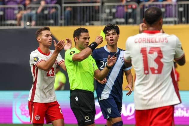 June 29th, 2025: Guatemala forward Rubio Mendez (9) receives a yellow card during a CONCACAF Gold Cup quarterfinals soccer match between Canada and Guatemala at US Bank Stadium in Minneapolis, MN. -CSM. Minneapolis USA - ZUMAc04_ 20250629_zma_c04_135 Copyright: xStevenxGarciax