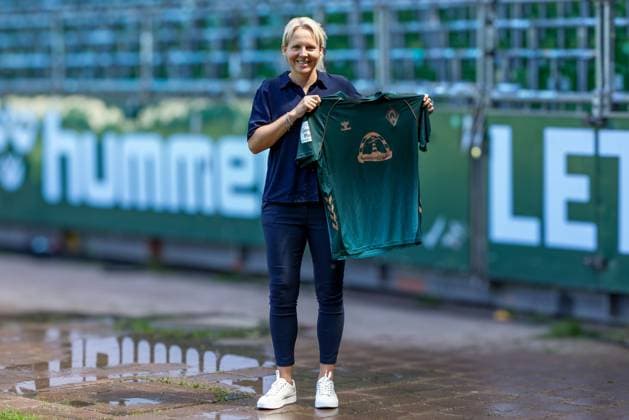 Friederike Kromp Fritzy Kromp, coach, head coach, SV Werder Bremen at her presentation as new coach of the women, womens team of SV Werder Bremen, portrait, close-up, single photo, single image, THE DFB REGULATIONS PROHIBIT ANY USE OF PHOTOGRAPHS AS IMAGE SEQUENCES AND OR QUASI VIDEO , 30 06 2025, Bremen Germany , Football, Google Pixel Womens Bundesliga, Presentation of coach SV Werder Bremen xobx
