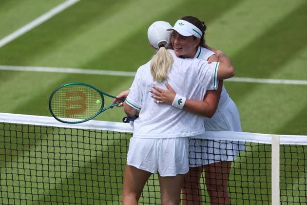 Sonay Kartal wins her first round match against Jelena Ostapenko Wimbledon Tennis Championships, Day 1, The All England Lawn Tennis and Croquet Club, London, UK - 30 Jun 2025London The All England Lawn Tennis and United Kingdom  Copyright: xEllaxLing Shutterstockx 15378844u