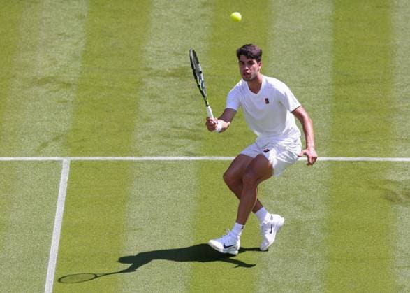 Carlos Alcaraz ESP , Men Singles, Mens Singles Tennis Wimbledon 2025 Grand Slam ITF ATP WTA AELTC London Great Britain 30 June 2025 Copyright: xJuergenxHasenkopfx