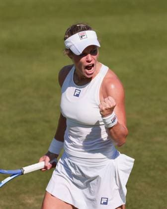 Laura Siegemund makes a fist and cheers, cheers, joy, emotion, Ladies Singles, Ladies Singles Tennis Wimbledon 2025 Grand Slam ITF ATP WTA AELTC London Great Britain 30 June 2025 Copyright: xJuergenxHasenkopfx