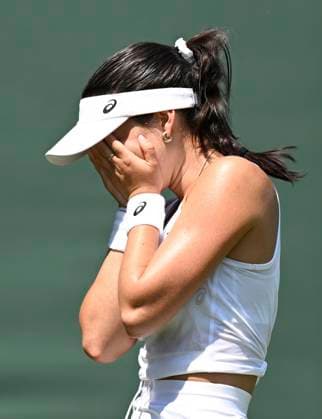 (250630) -- LONDON, June 30, 2025 -- Eva Lys celebrates after winning the women s singles first round match between Eva Lys of Germany and Yuan Yue of China at Wimbledon Tennis Championship in London, Britain, June 30, 2025. ) (SP)BRITAIN-LONDON-TENNIS-WIMBLEDON-WOMEN S SINGLES ZhaoxDingzhe 