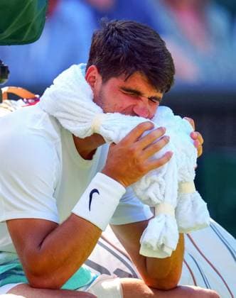 Carlos Alcaraz reacts after losing the fourth set during his first round match Wimbledon Tennis Championships, Day 1, The All England Lawn Tennis and Croquet Club, London, UK - 30 Jun 2025London The All England Lawn Tennis and United Kingdom  Copyright: xJavierxGarcia Shutterstockx 15378843hu