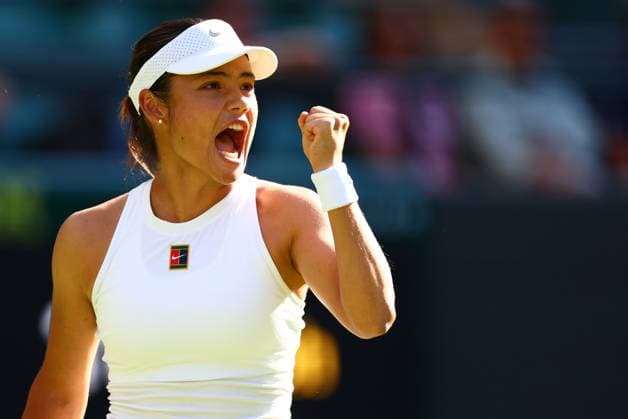 Sport Bilder des Tages Emma Raducanu during her first round match Wimbledon Tennis Championships, Day 1, The All England Lawn Tennis and Croquet Club, London, UK - 30 Jun 2025London The All England Lawn Tennis and United Kingdom  Copyright: xJamesxMarsh Shutterstockx 15378842ej