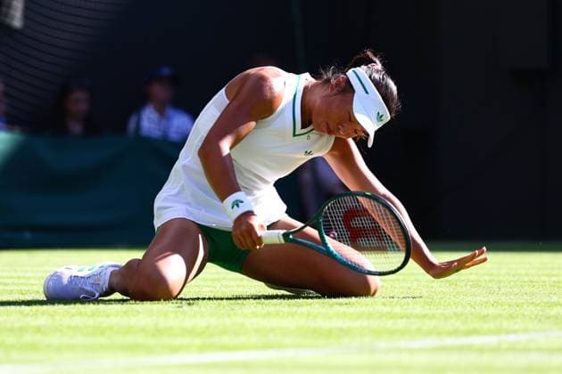 Sport Bilder des Tages Mingge Xu during her first round match Wimbledon Tennis Championships, Day 1, The All England Lawn Tennis and Croquet Club, London, UK - 30 Jun 2025London The All England Lawn Tennis and United Kingdom  Copyright: xJamesxMarsh Shutterstockx 15378842er
