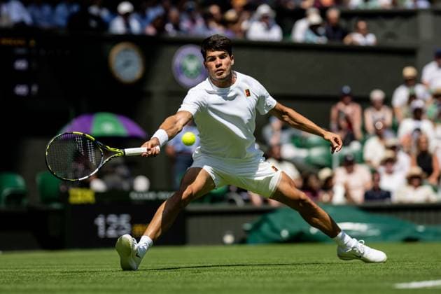 250630 Carlos Alcaraz of Spain competes in a first round singles tennis match during day 1 of Wimbledon on June 30, 2025 in London Photo Petter Arvidson BILDBYRAN kod PA PA1043 tennis wimbledon day 1 bbeng spanien  Copyright: PETTERxARVIDSON BB250630PA005