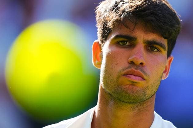 Carlos Alcaraz looks at the ball during his first round match Wimbledon Tennis Championships, Day 1, The All England Lawn Tennis and Croquet Club, London, UK - 30 Jun 2025London The All England Lawn Tennis and United Kingdom  Copyright: xJavierxGarcia Shutterstockx 15378843ju