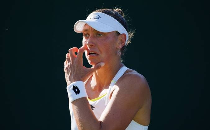 Belgian Yanina Wickmayer reacts during a tennis match between Belgian Wickmayer and Mexican Zarazua, in the first round of the women s singles at the 2025 Wimbledon grand slam tournament, Monday 30 June 2025 at the All England Tennis Club, in South-West London, Britain. BENOITxDOPPAGNE  x128145807x