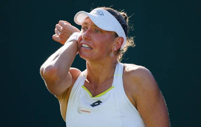 Belgian Yanina Wickmayer reacts during a tennis match between Belgian Wickmayer and Mexican Zarazua, in the first round of the women s singles at the 2025 Wimbledon grand slam tournament, Monday 30 June 2025 at the All England Tennis Club, in South-West London, Britain. BENOITxDOPPAGNE  x128145813x