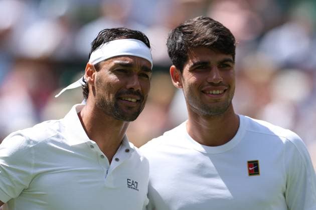 TENIS WIMBLEDON 2025 LONDYN 300625 N Z FABIO FOGNINI Z WLOCHY I CARLOS ALCARAZ Z HISZPNIA PRZED MECZEM PIERWSZEJ RUNDY MARCIN CHOLEWINSKI NEWSPIX.PL TENNIS WIMBLEDON 2025 LONDON 30062025 FABIO FOGNINI OF ITALY AND CARLOS ALCARAZ OF SPAIN BEFORE THE MATCH IN THE FIRST ROUND NEWSPIX.PL --- newspix.pl 