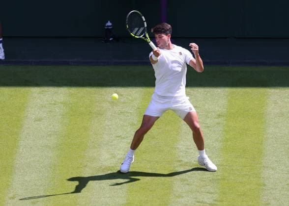 Carlos Alcaraz ESP , Men Singles, Mens Singles Tennis Wimbledon 2025 Grand Slam ITF ATP WTA AELTC London Great Britain 30 June 2025 Copyright: xJuergenxHasenkopfx