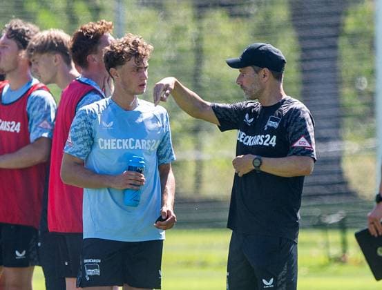 Soccer, Men, Season 2025 26, 2 Bundesliga, Hertha BSC, Training, f l Maurice Krattenmacher Hertha BSC , Coach Stefan Leitl Hertha BSC , 01 07 2025, Copyright: xSebastianxRäppold MatthiasxKochx