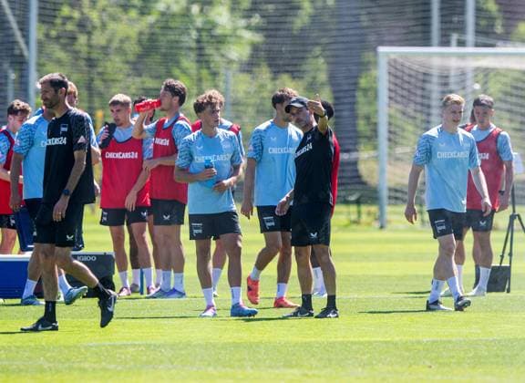 Soccer, Men, Season 2025 26, 2 Bundesliga, Hertha BSC, Training, f l Maurice Krattenmacher Hertha BSC , Coach Stefan Leitl Hertha BSC , 01 07 2025, Copyright: xSebastianxRäppold MatthiasxKochx