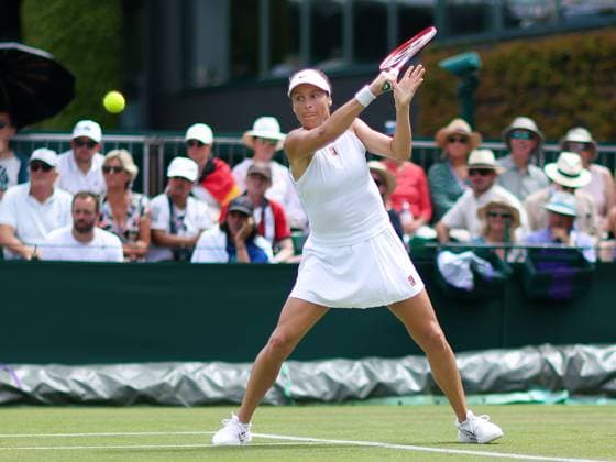 Wimbledon Championships 2025 AELTC, Day Two, London, UK - 01 07 2025 Tatjana Maria (GER) in action during her first round match against Katie Volynets (USA) in the 2025 Wimbledon Championships London Wimbledon London GBR, UK NEWSPAPERS OUT Copyright: xMarkxGreenwoodx