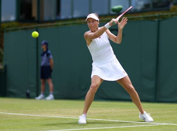Wimbledon Championships 2025 AELTC, Day Two, London, UK - 01 07 2025 Tatjana Maria (GER) in action during her first round match against Katie Volynets (USA) in the 2025 Wimbledon Championships London Wimbledon London GBR, UK NEWSPAPERS OUT Copyright: xMarkxGreenwoodx