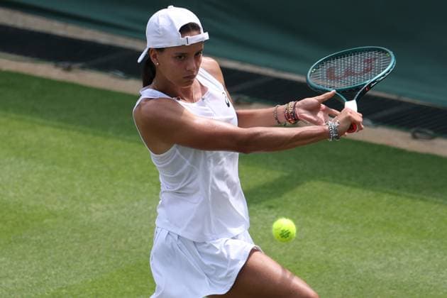 July 1, 2025, London, Celestynow, England: EMILIANA ARANGO of Colombia during the match against D. Kasatkina of Australia in the first round of Championships 2025 at Wimbledon AELTC in London. London England - ZUMAc278 20250701_zsp_c278_036 Copyright: xMarcinxCholewinskix