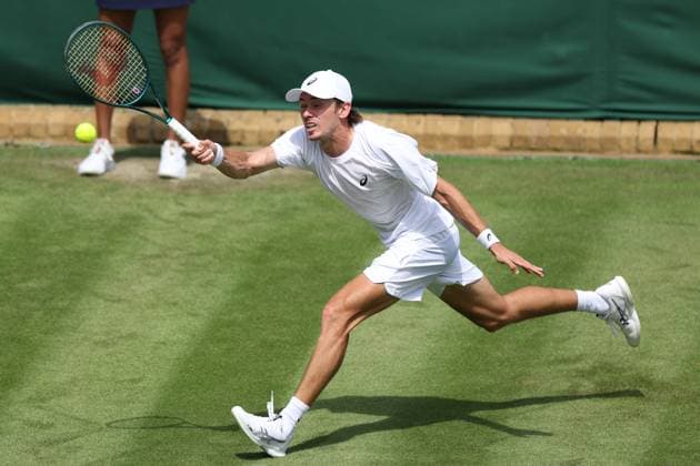 July 1, 2025, London, Celestynow, England: ALEX DE MINAUR of Australia during the match against R. Carballes Baena of Spain in the first round of Championships 2025 at Wimbledon AELTC in London. London England - ZUMAc278 20250701_zsp_c278_046 Copyright: xMarcinxCholewinskix