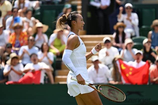 (250701) -- LONDON, July 1, 2025 -- Zheng Qinwen celebrates during the women s singles first round match between Zheng Qinwen of China and Katerina Siniakova of the Czech Republic at the Wimbledon Tennis Championships in London, Britain, July 1, 2025. ) (SP)BRITAIN-LONDON-TENNIS-WIMBLEDON-WOMEN S SINGLES ZhaoxDingzhe 