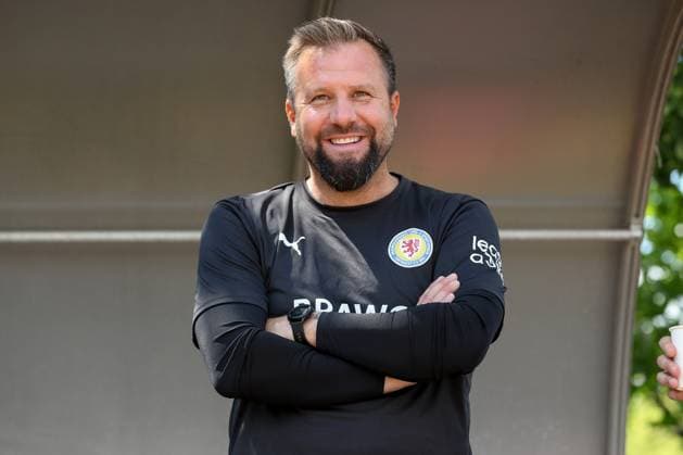 29 06 2025, xtgx, soccer test match, VfL Oker Eintracht Braunschweig v l Heiner Backhaus Braunschweig, coach portrait, portrait, single picture laughs, smiles, positive, satisfied DFL DFB REGULATIONS PROHIBIT ANY USE OF PHOTOGRAPHS as IMAGE SEQUENCES and or QUASI VIDEO Goslar
