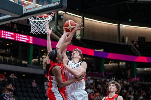 Lausanne, Switzerland, July 1st 2025: Hannes Steinbach (6 Germany) going for the lay-up against Jaion Pitt (15 Canada) during the FIBA U19 Basketball World Cup 2025 group stage game between Germany and Canada at Vaudoise Arena in Lausanne, Switzerland. (Pierre-Adrien Lagrange SPP) Copyright: xPierre-AdrienxLagrangex xSPPx spp-en-PiLaSp-PAL-GER-CAN-FIBAU19-20250701-15