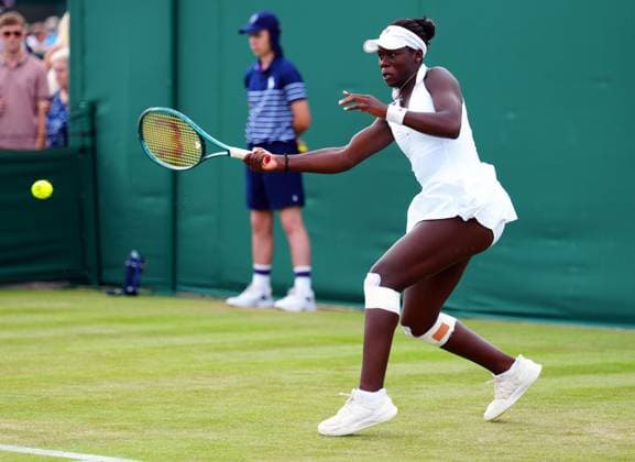 Victoria Mboko during her first round match Wimbledon Tennis Championships, Day 2, The All England Lawn Tennis and Croquet Club, London, UK - 01 Jul 2025London The All England Lawn Tennis and United Kingdom  Copyright: xJavierxGarcia Shutterstockx 15380417ef